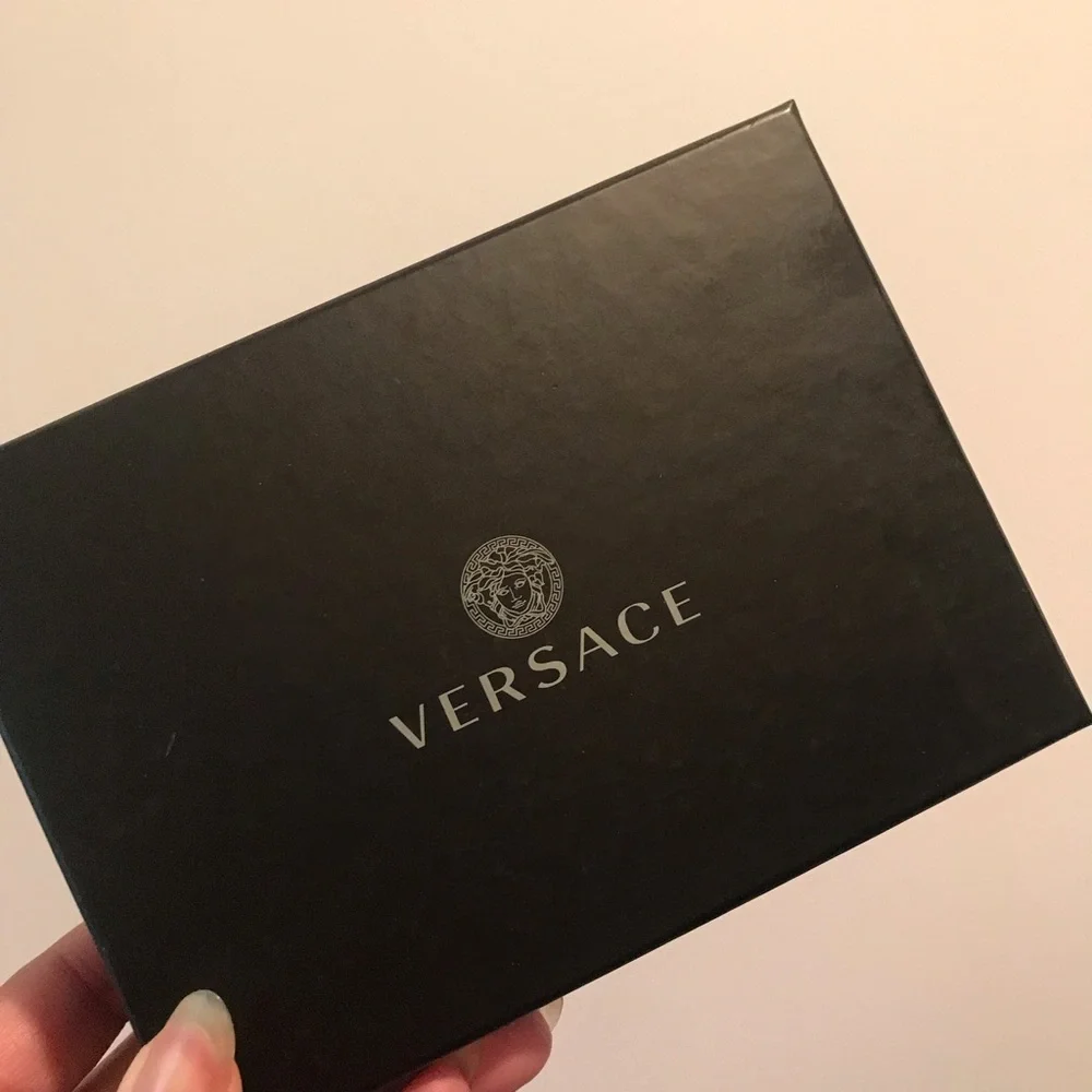 Versace Wallet - Picture 5 of 5
